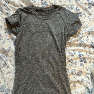 lulu swiftly tech size 4